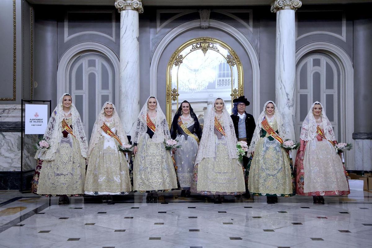 María José Catalá, vestida de fallera en la Ofrenda de 2026