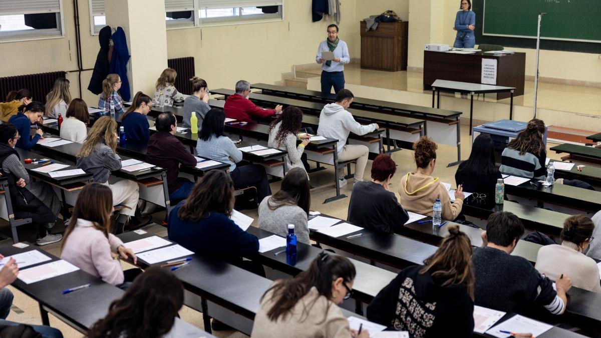 Imagen de archivo durante el examen de una oposición.
