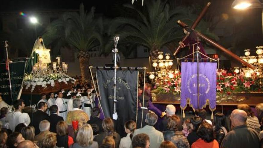La Semana Santa incorpora su primer vía crucis diurno y recupera las procesiones por la calle Mayor