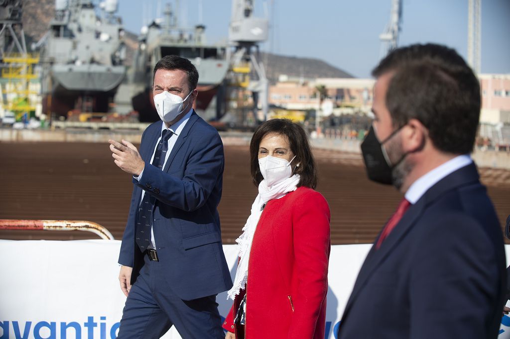 Margarita Robles visita las instalaciones de Navantia en Cartagena