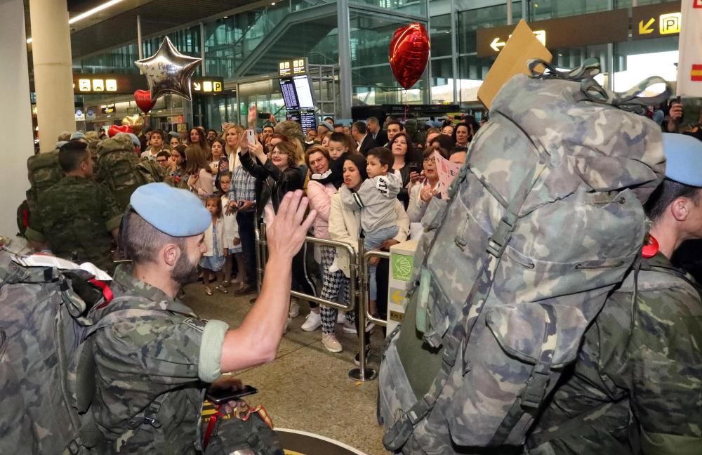 El ansiado abrazo a los militares de la Brilat a su regreso del Líbano