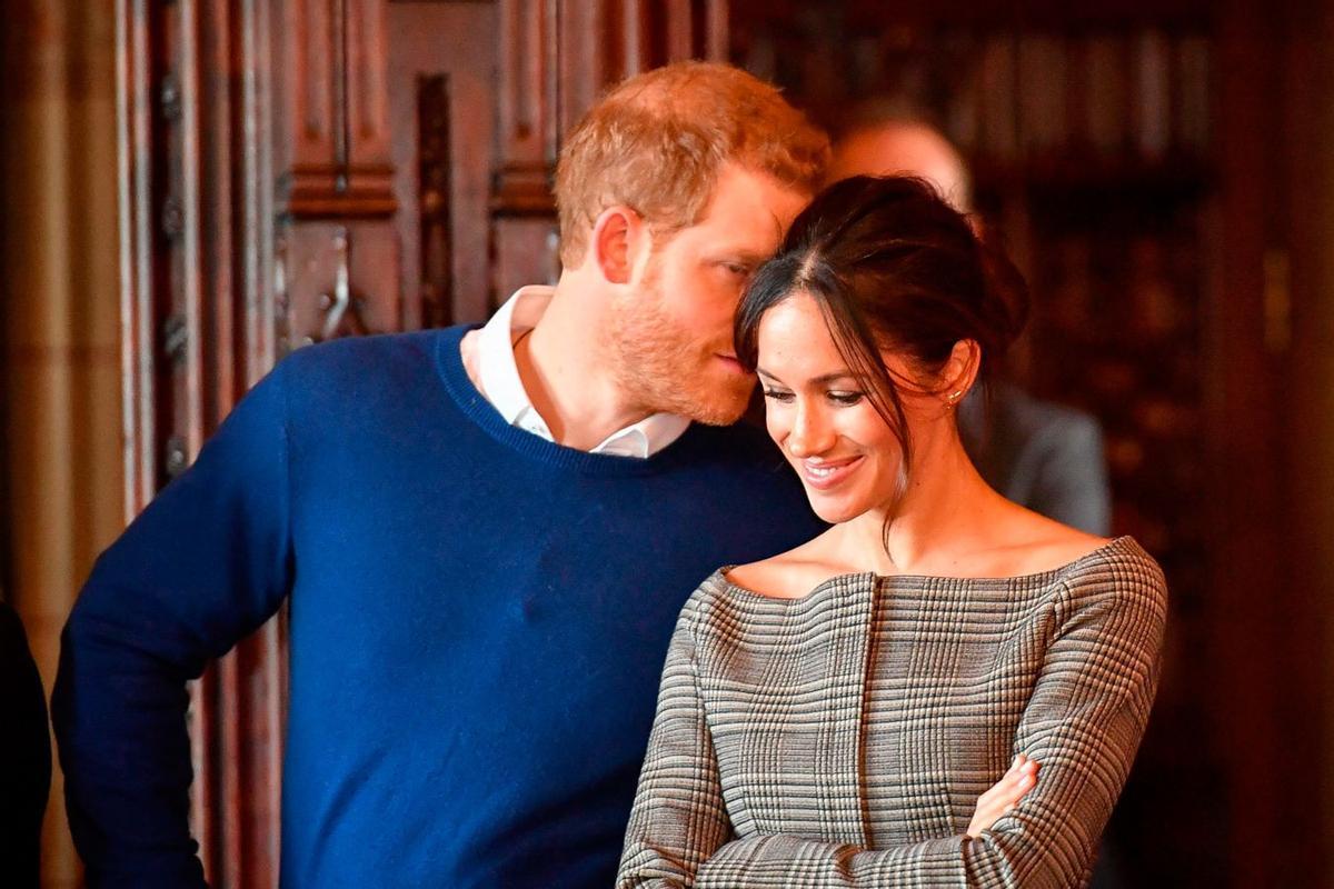 La complicidad del príncipe Harry y Meghan Markle en Gales