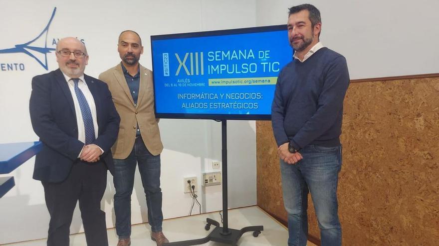 José García Fanjul, Paulino Álvarez y Manuel Campa, durante la presentación de la Semana de Impulso TIC.