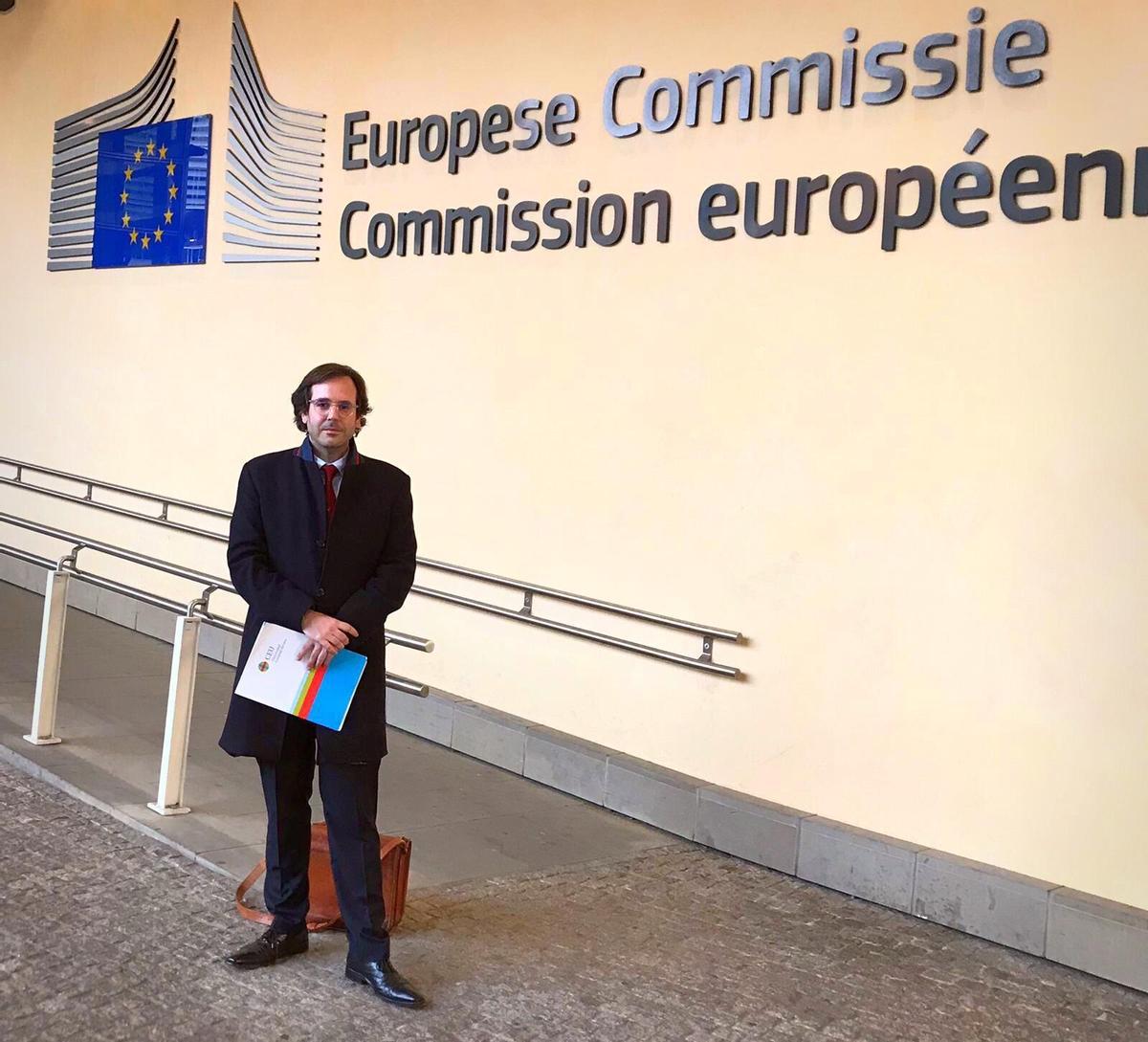 Alvaro Antón imparte el curso de fiscalidad en la Comisión Europea.