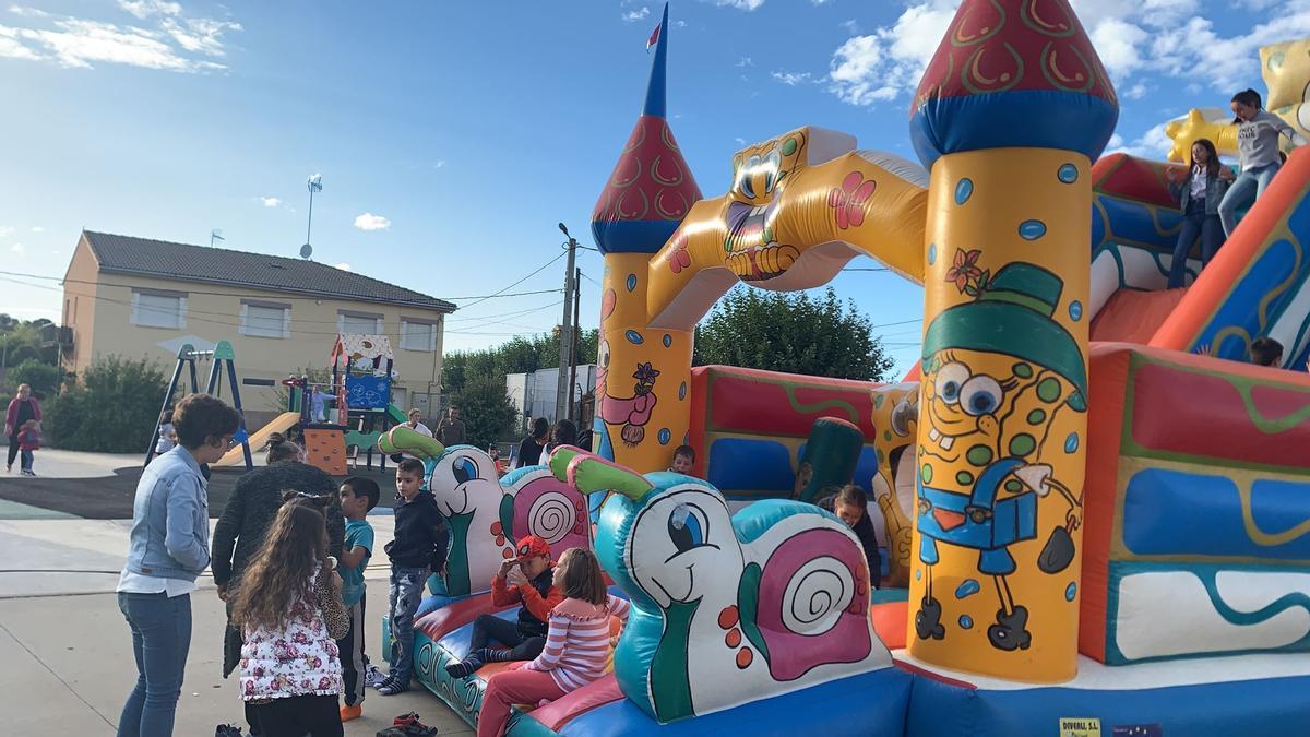 Los más pequeños han disfrutado de atracciones infantiles con hinchables.