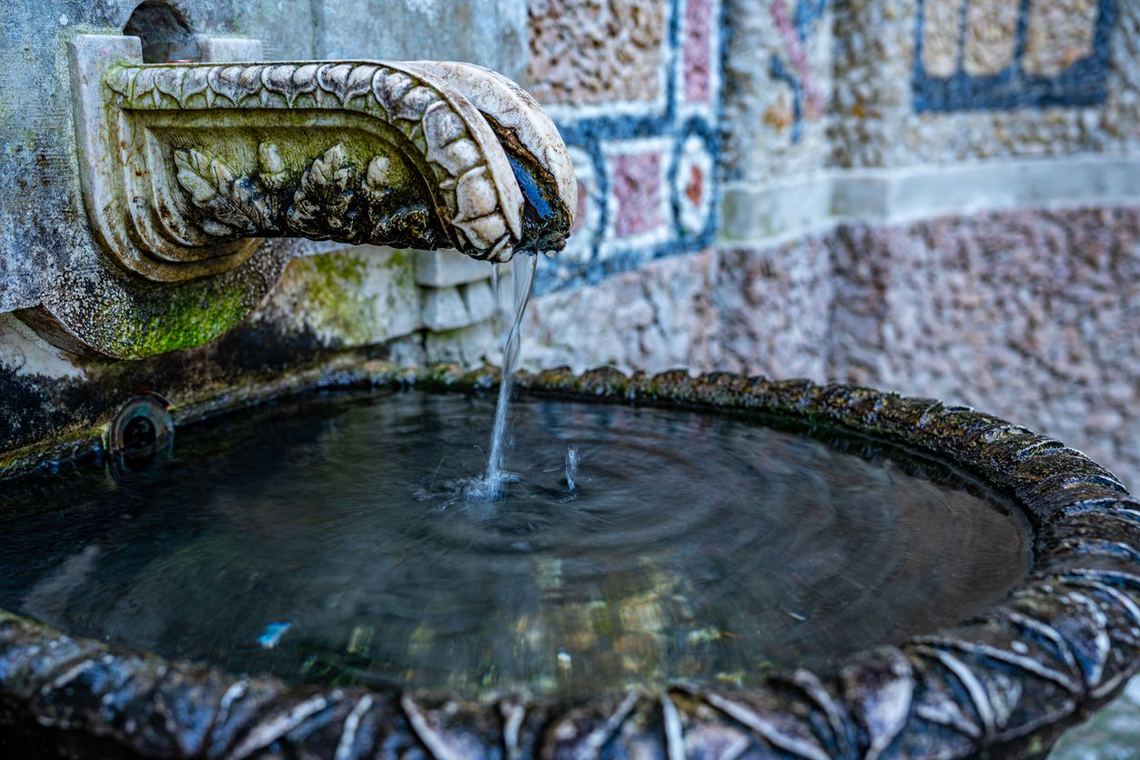 Fuente de agua en la quinta.