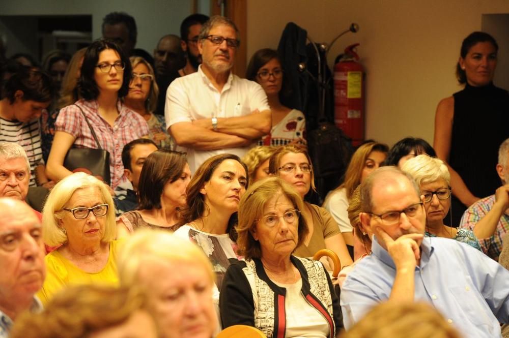 Presentación del libro "Historia de un canalla", d