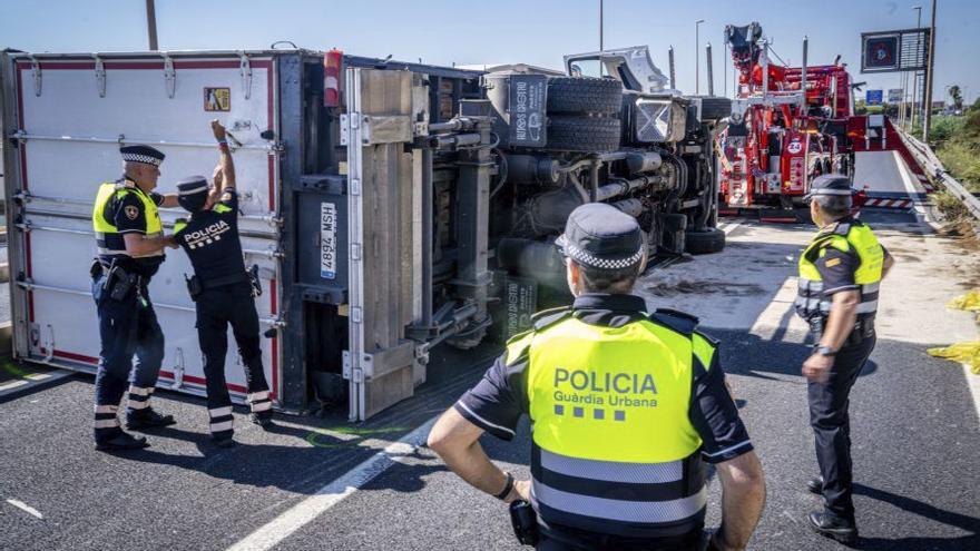Un accident mortal deixa la Ronda Litoral set hores tancada