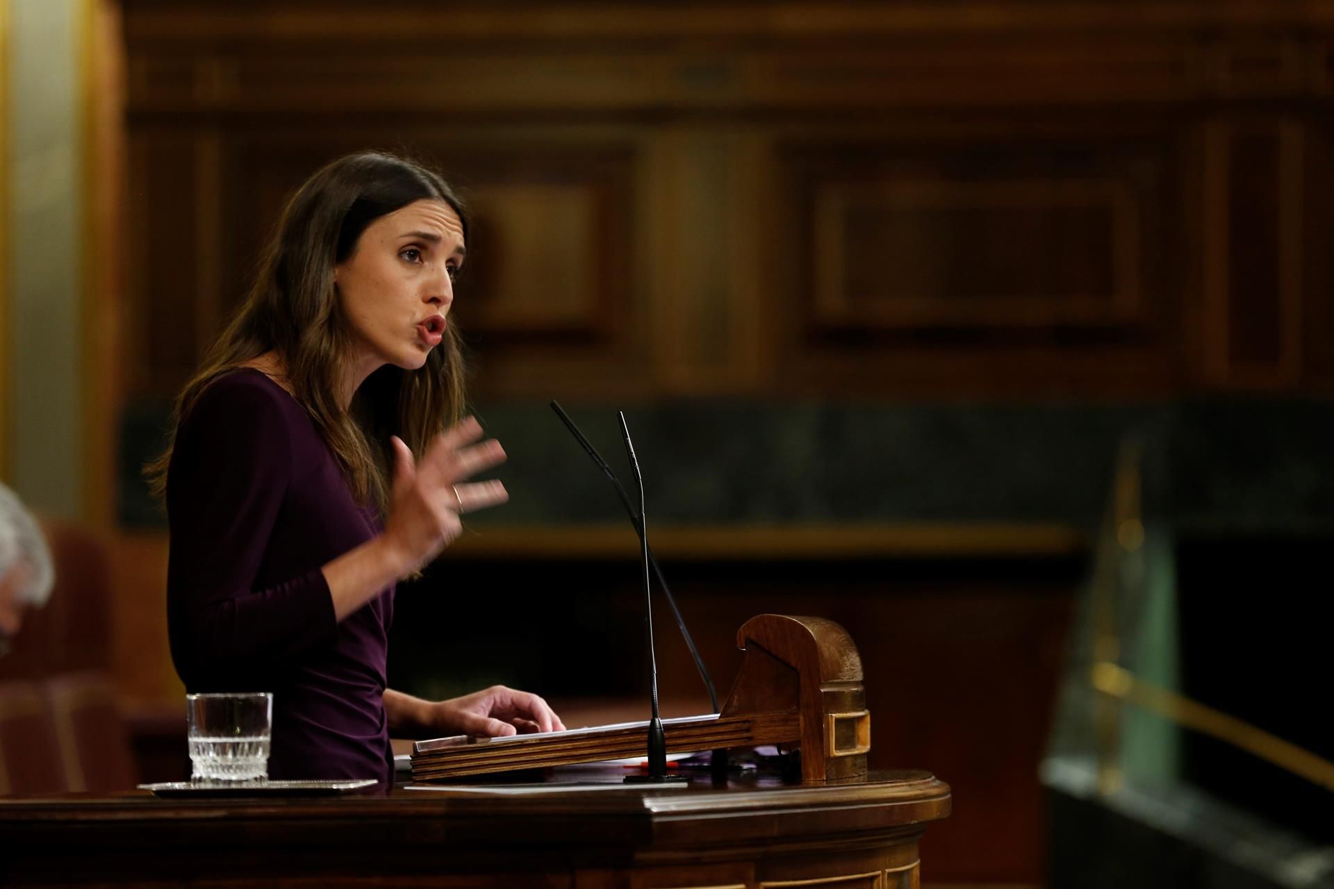 La ministra de Igualdad, Irene Montero, pide a los diputados que dialoguen para alcanzar un consenso en torno a la ley del garantía integral de la libertad sexual