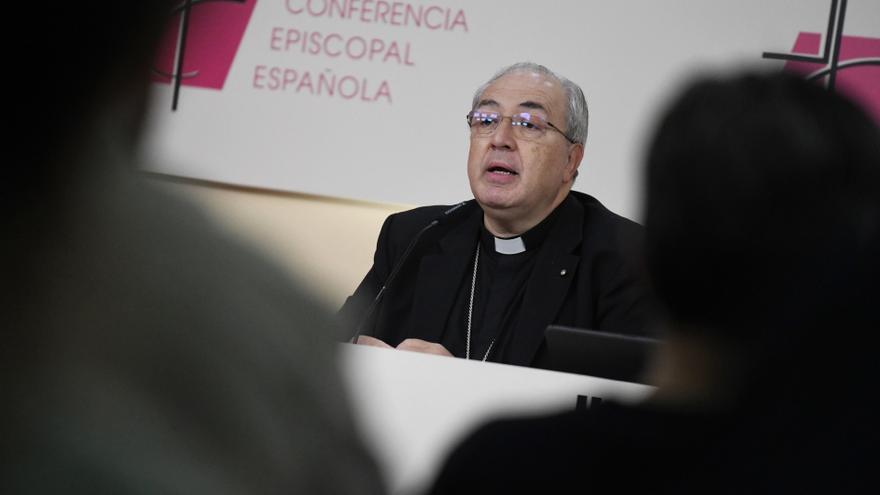 Los obispos españoles expresan su &quot;adhesión&quot; al Papa tras permitir la bendición de parejas gays