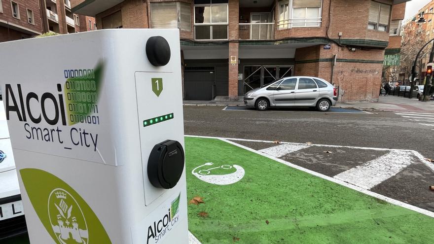 El número de coches eléctricos en Alcoy se multiplica por tres desde 2019