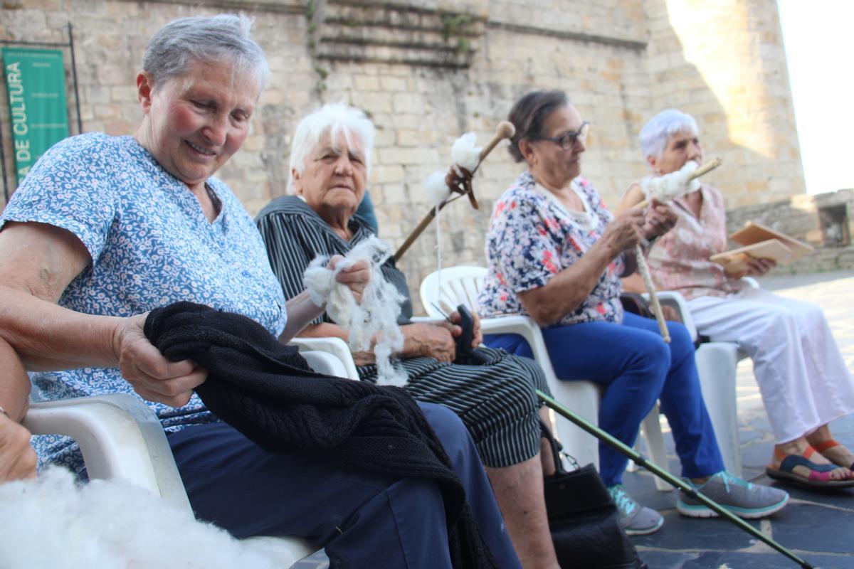 GALERÍA | Tejedoras en el Castillo de Puebla