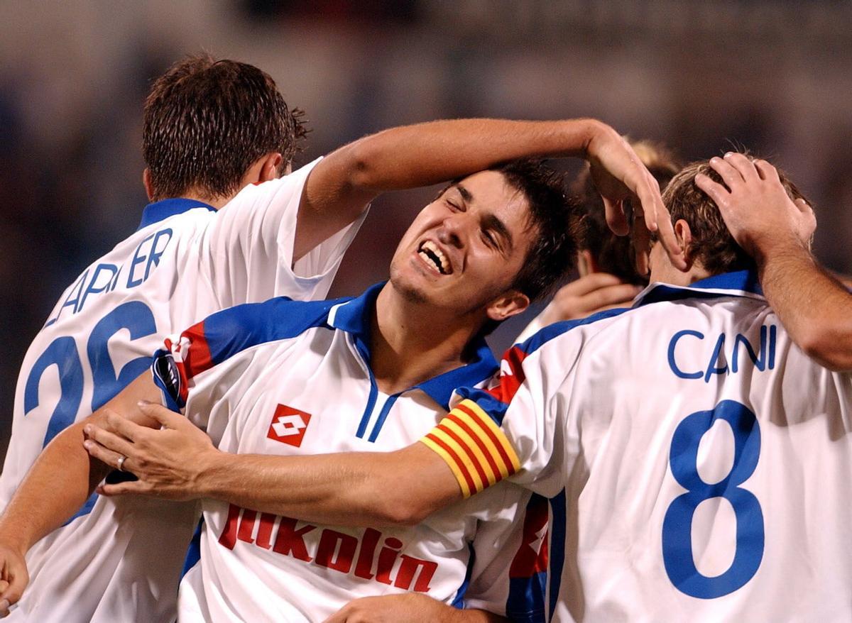 David Villa celebra un gol con el Real Zaragoza.