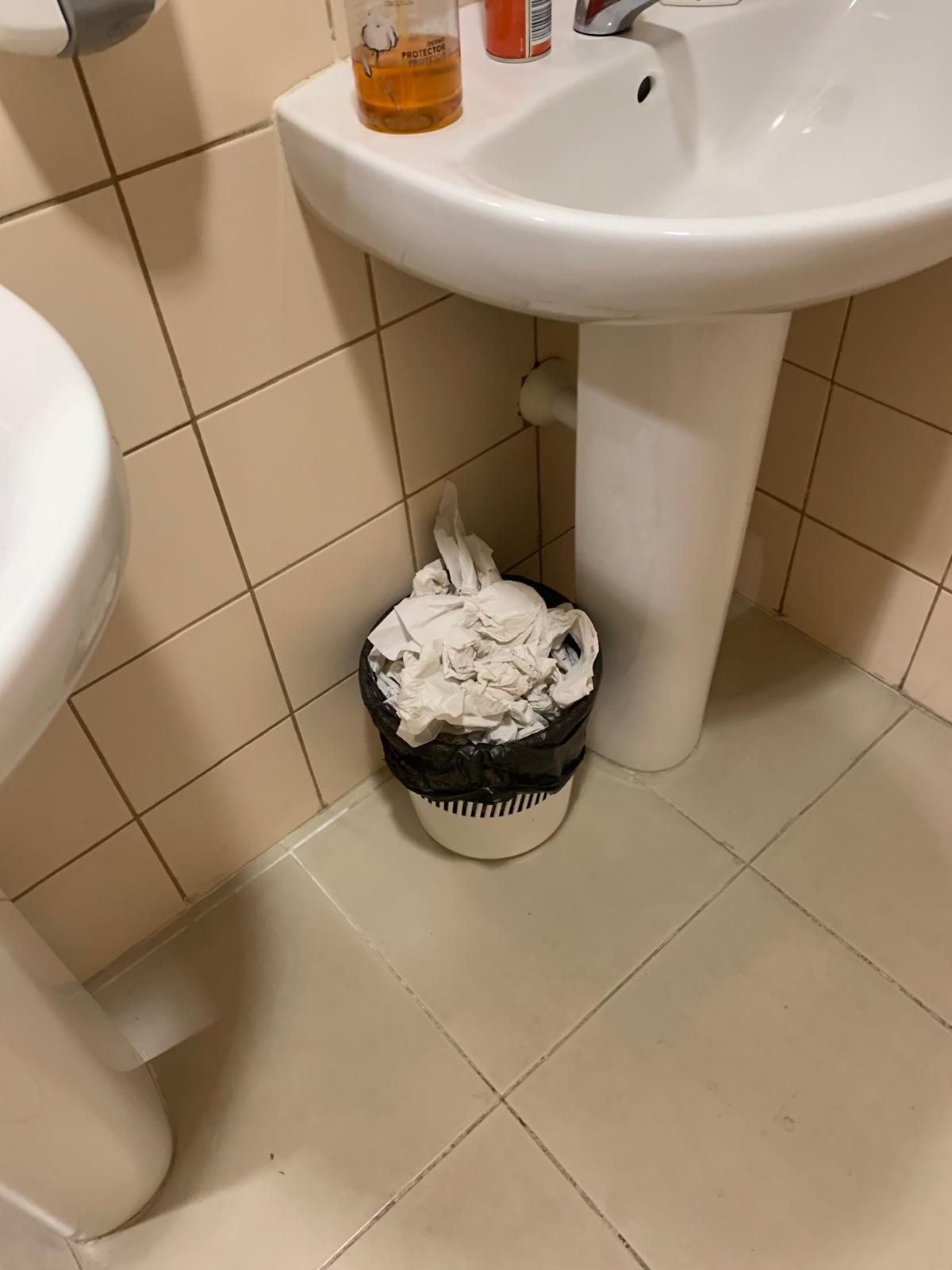 Suciedad acumulada en los juzgados de Granadilla de Abona y La Orotava