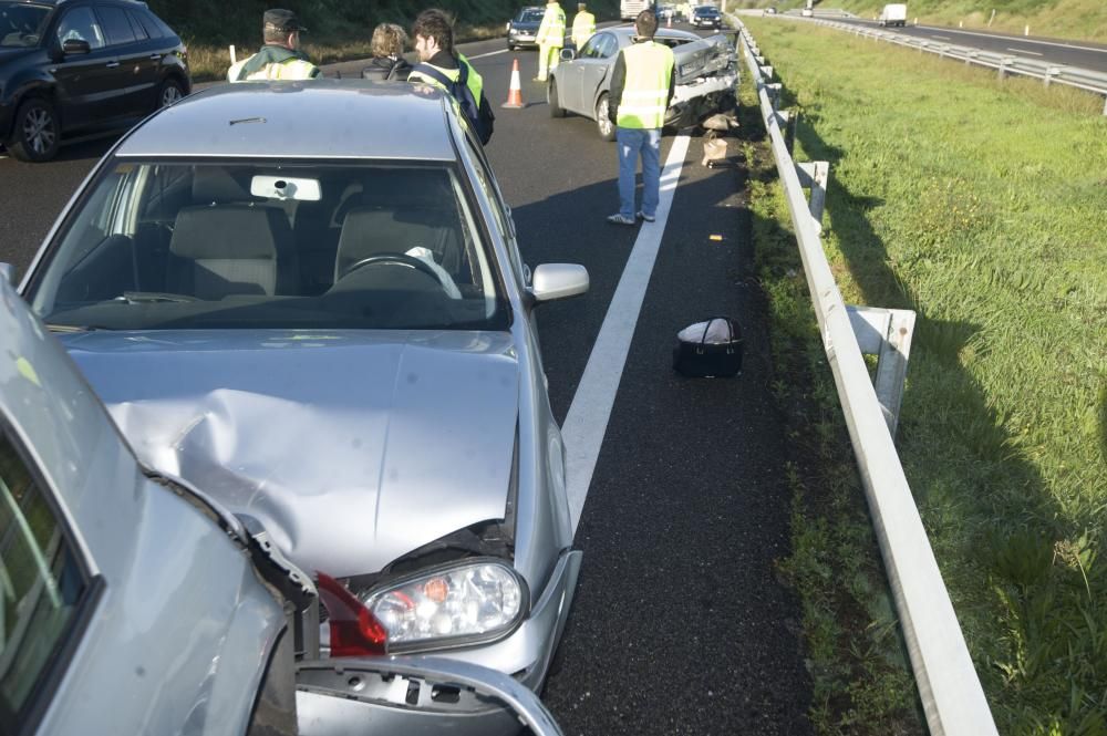 El accidente ocurrió en sentido salida de la ciudad (A Coruña-Santiago).