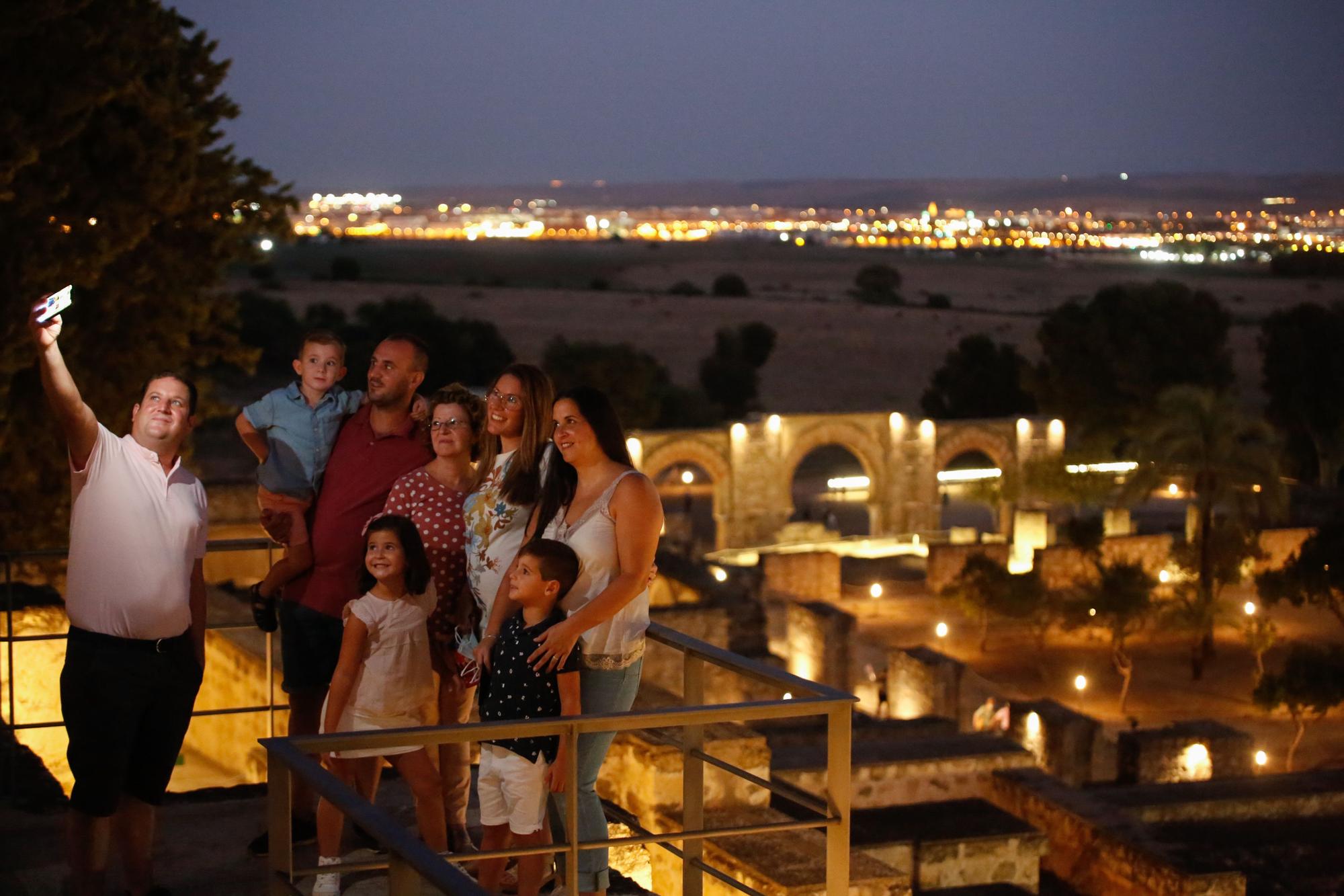 Córdoba se da un baño de masas en una patrimonial noche de normalidad