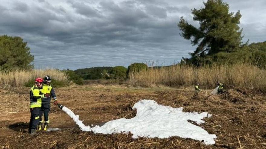 Extinguida una gran quema de restos de poda sin vigilancia