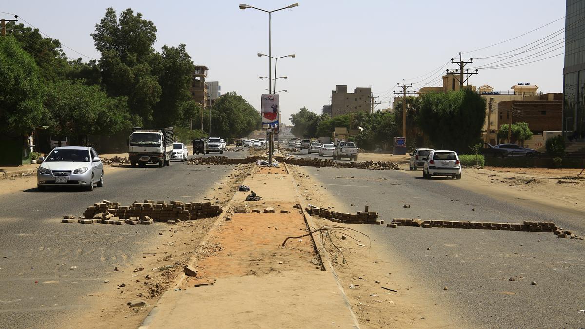 Barricadas en una calle de Jartum, Sudán.