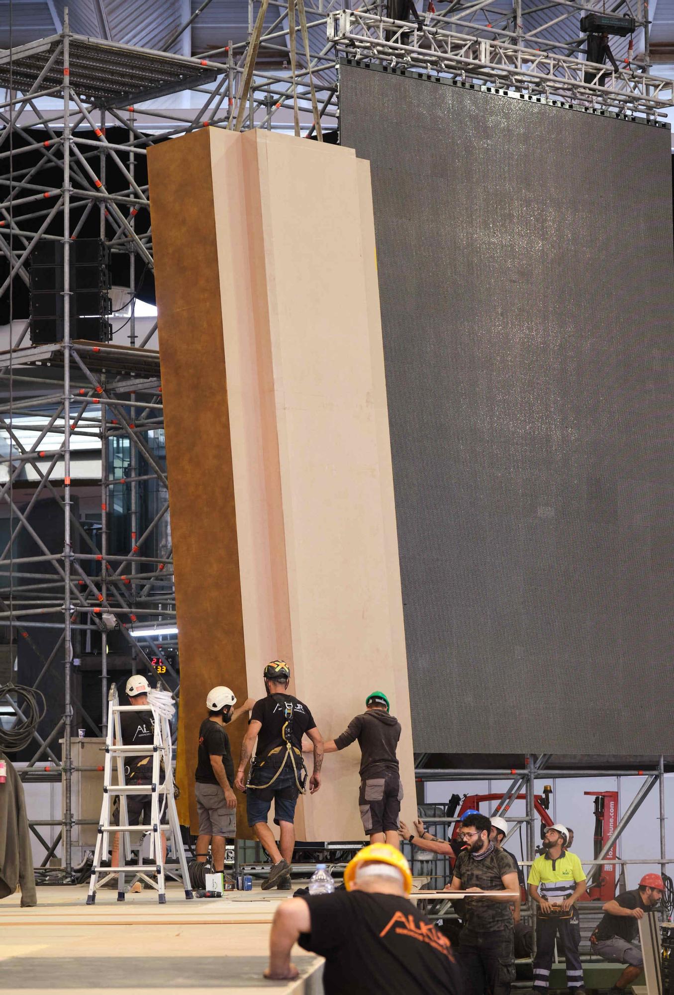 Visita al recinto ferial para ver cómo está el escenario del Carnaval de Santa Cruz de Tenerife 2023.