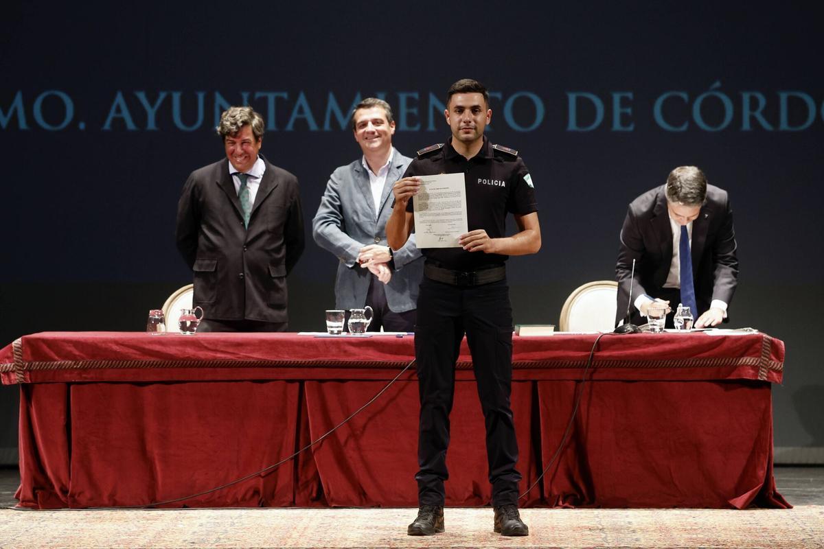 Los nuevos agentes de la Policía Local toman posesión