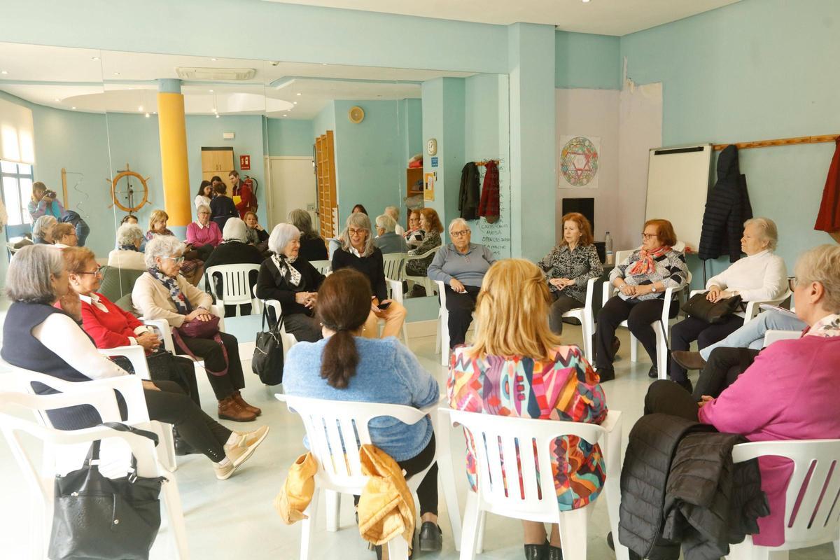 Mira las fotos del taller de bienestar emocional para mayores de 65 años