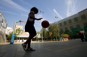 BARCELONA 12/09/2012 PRIMER DIA DE COLE EN EL CEIP LA LLACUNA DE POBLENOU HAN HECHO HUELGA FOTO FERRAN NADEUCENTROS DE ENSEÑANZA VUELTA AL COLE CEIP ESCUELA COLEGIO PRIMARIA EDUCACION ALUMNOS NIÑOS CLASE