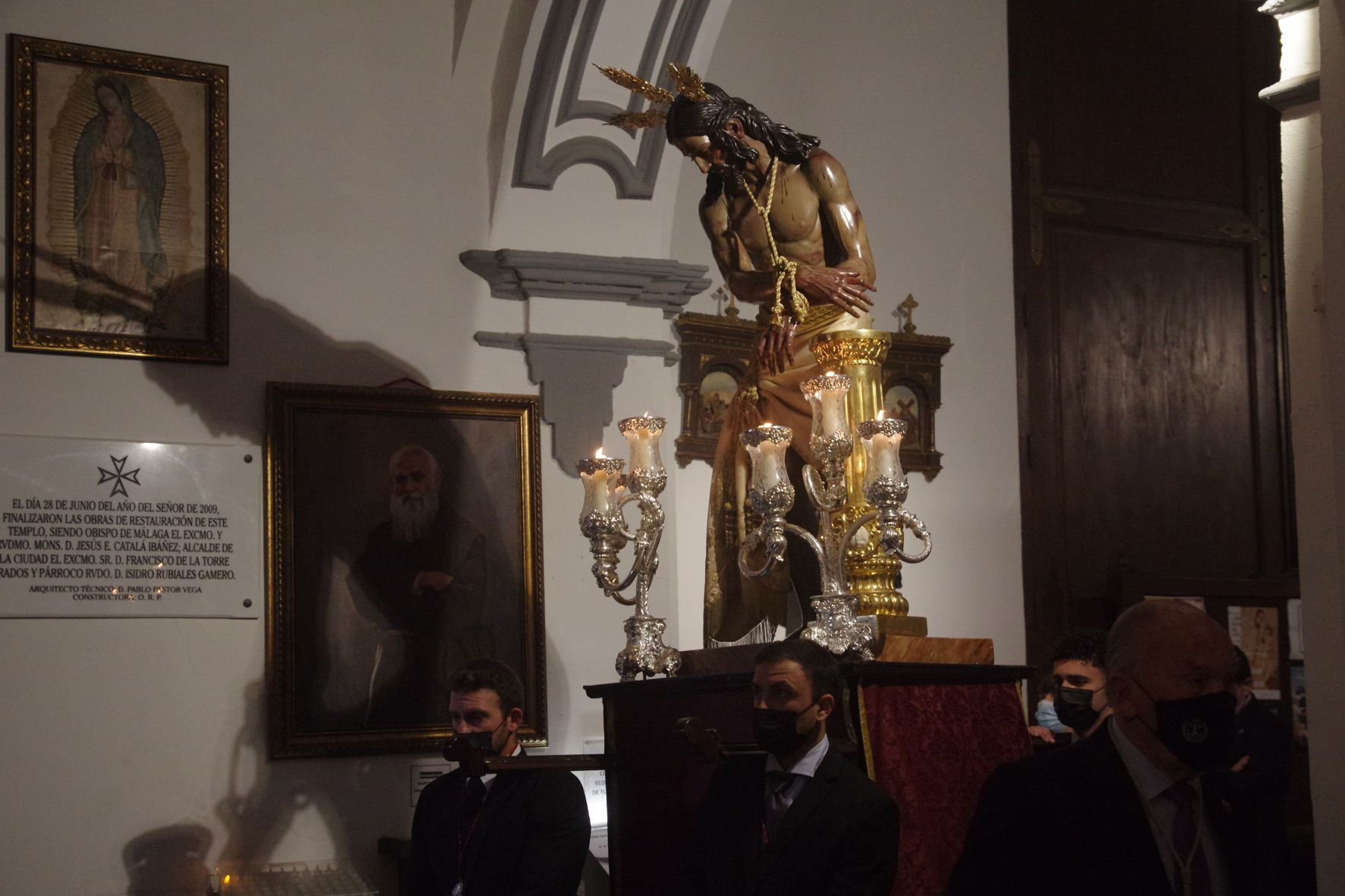 Vía crucis claustral de la hermandad de la Columna