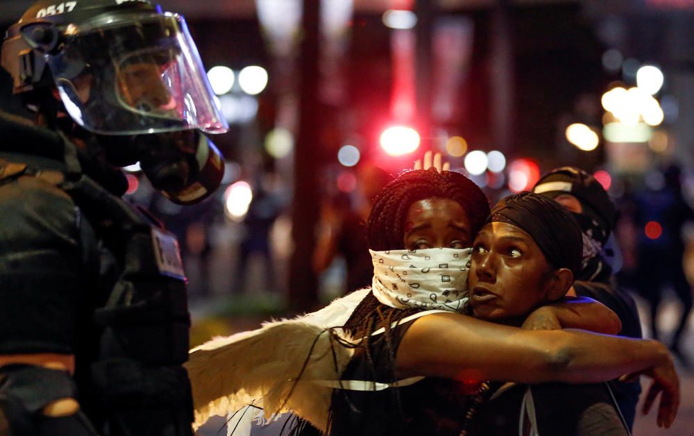 Graves disturbios en el segundo día de protestas en Charlotte