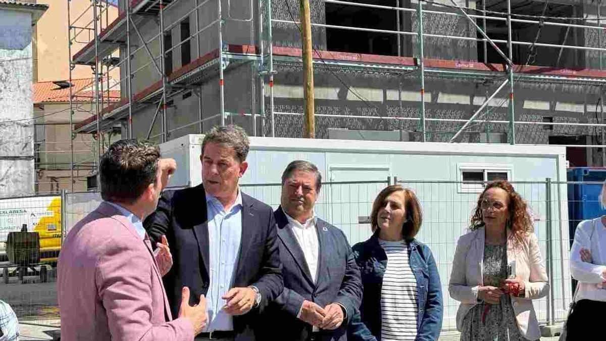 Besteiro reivindica el «municipalismo socialista» como ejemplo de «política útil» para Galicia