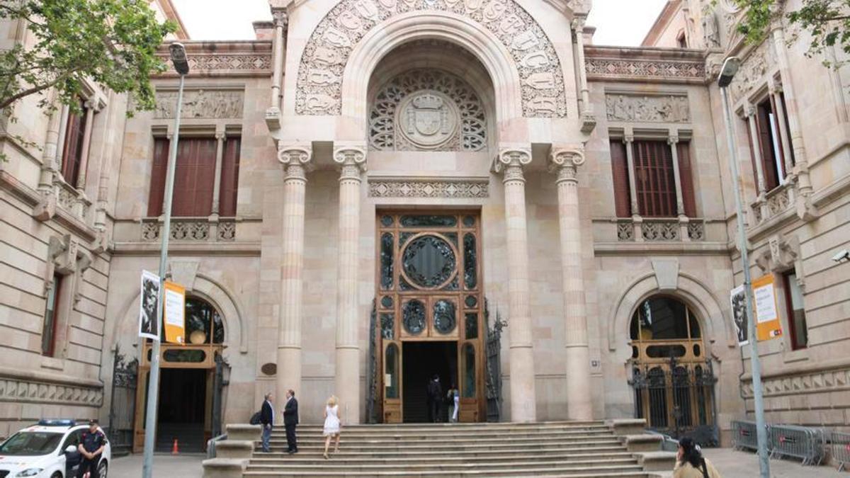 Fachada de la Audiencia de Barcelona