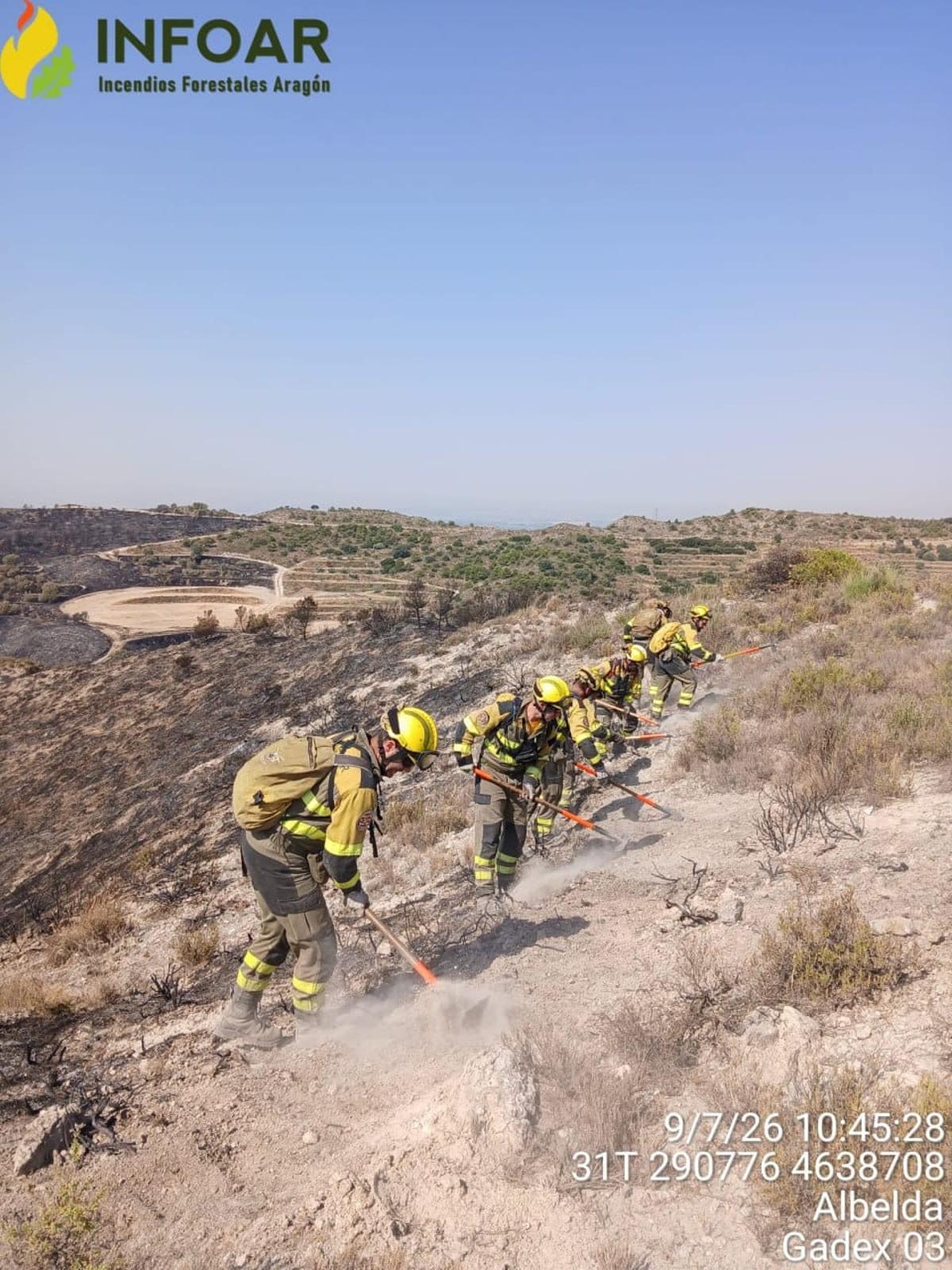 Labores de extinción del incendio forestal de Castillonroy