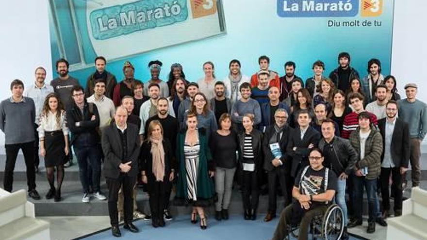 Foto de família de l&#039;equip que ha fet possible «El disc de La Marató».