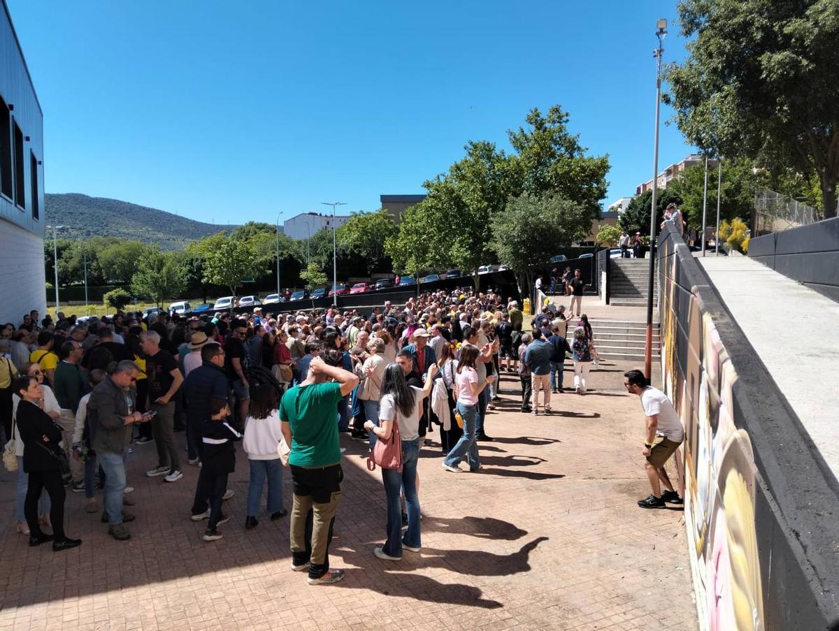 Fotogalería | Las imágenes de la jornada en Plasencia en homenaje a Robe Fotogalería | Las imágenes de la jornada en Plasencia en homenaje a Robe