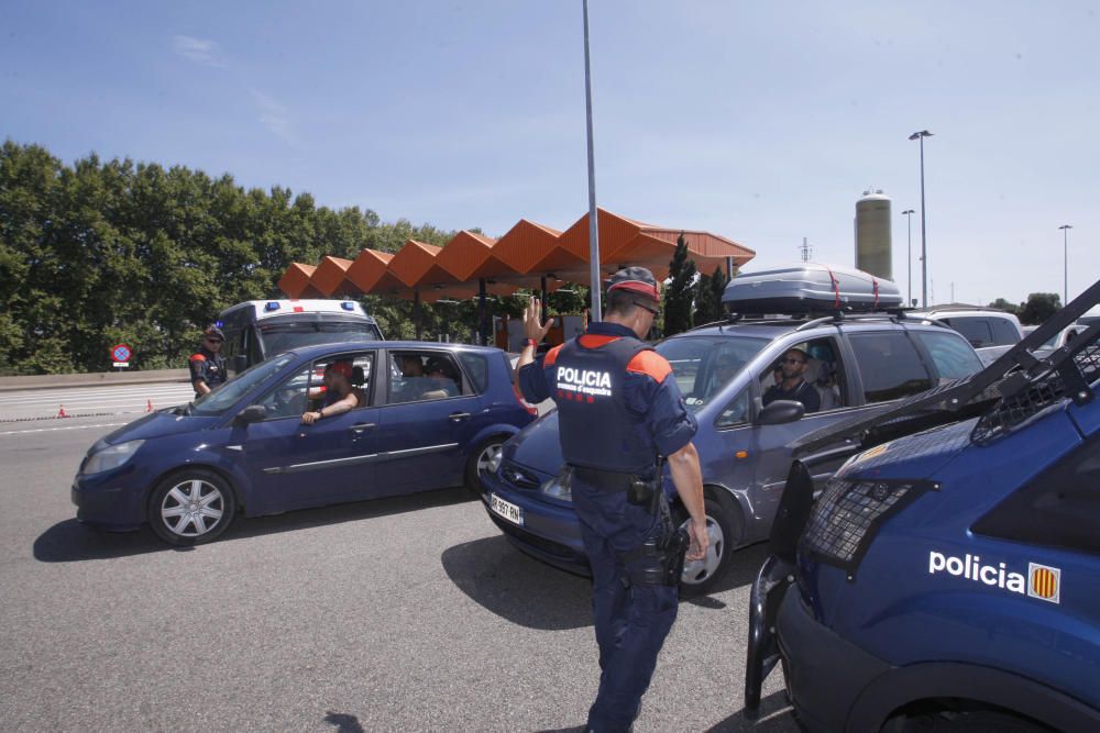 Gran desplegament policial a la Jonquera