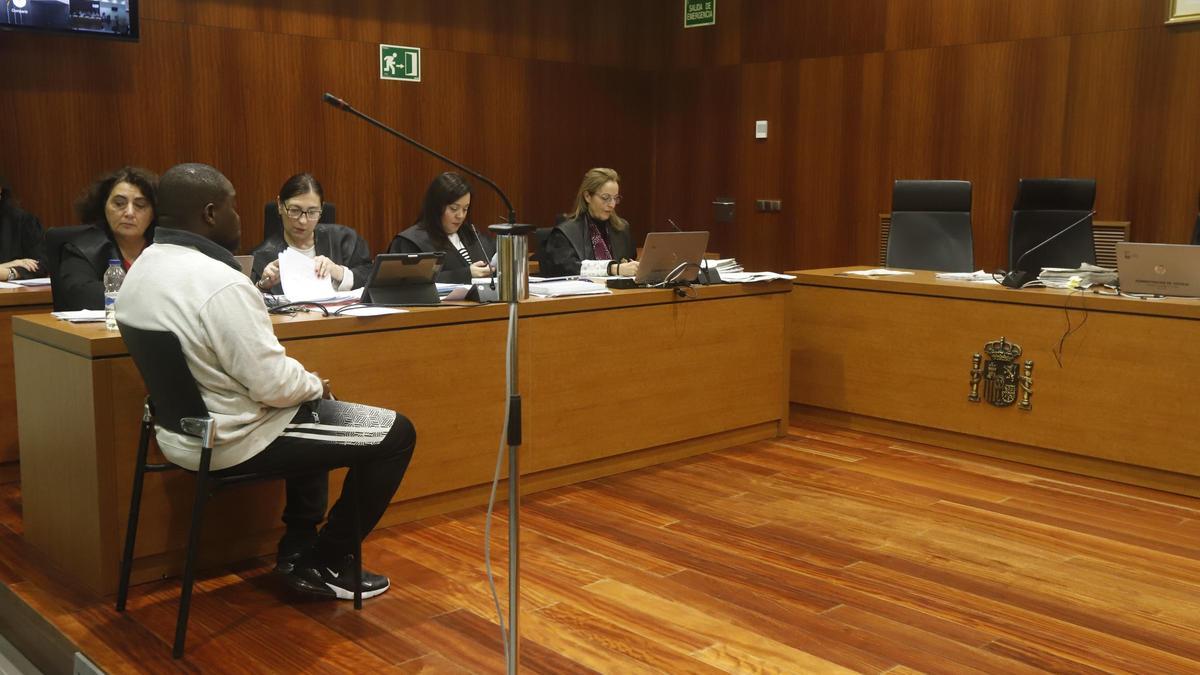 Bobo Keita, esta semana, en el banquillo de los acusados de la Audiencia Provincial de Zaragoza.