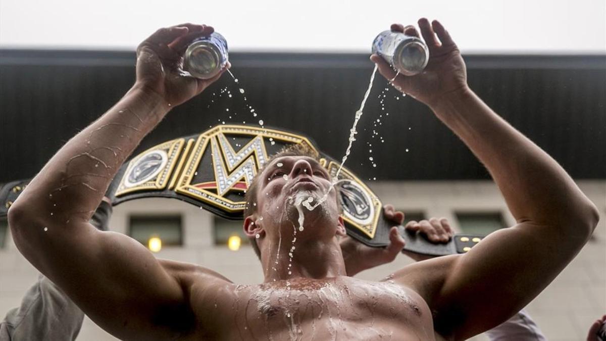 Gronkowski durante la celebración de los &quot;Pats&quot; en Boston