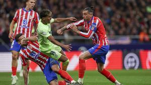 Atltico de Madrid - FC Barcelona : La entrada de Lenglet a Lamine