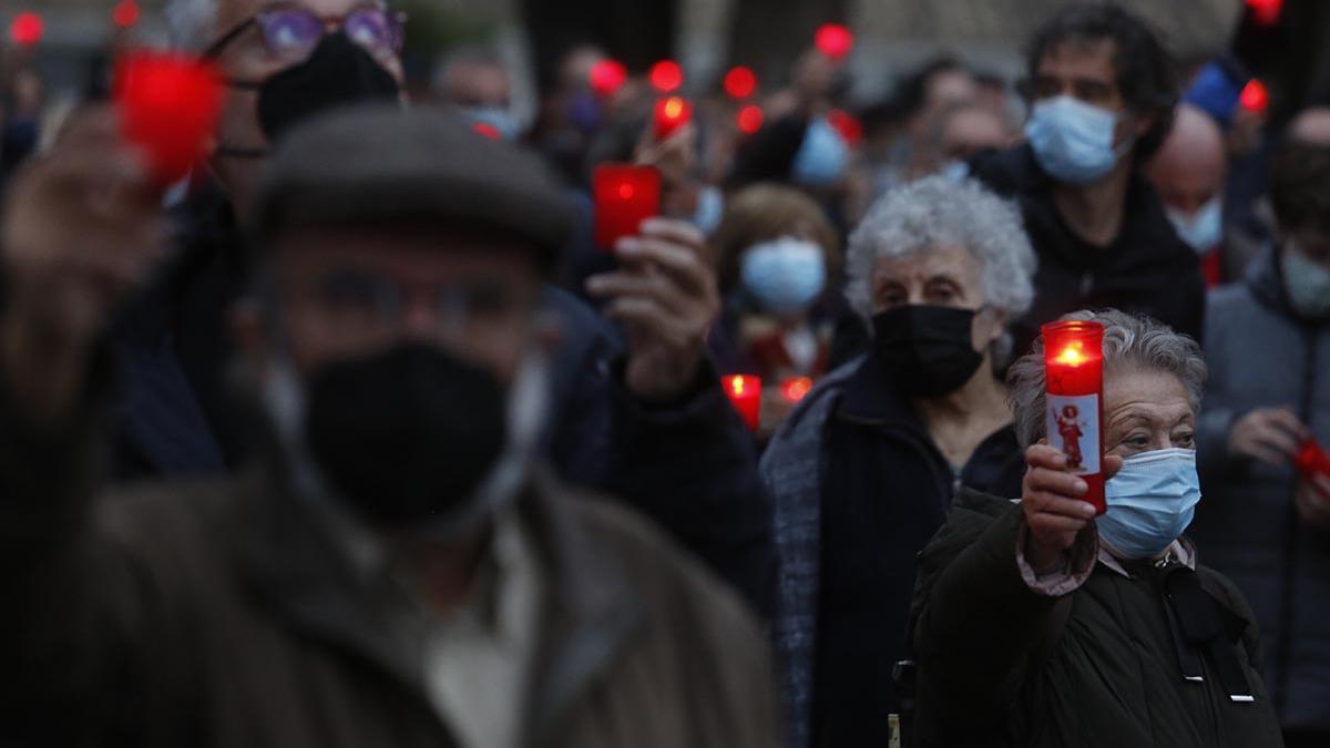 Velas en el cementerio de la Salud, en un reciente acto organizado por la asociación memorialista &#039;Dejadnos llorar&#039;, que preside Antonio Deza.