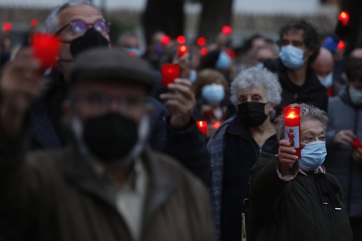 Velas en el cementerio de la Salud por las victimas del franquismo en Córdoba