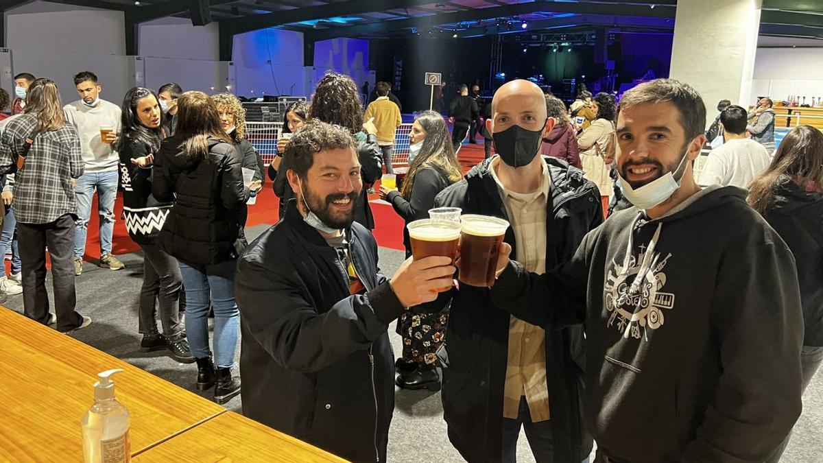 Un momento de la primera jornada del Festival Son dos Arrieiros en las instalaciones de la Fundación de A Estrada.  | // BERNABÉ/ANA AGRA