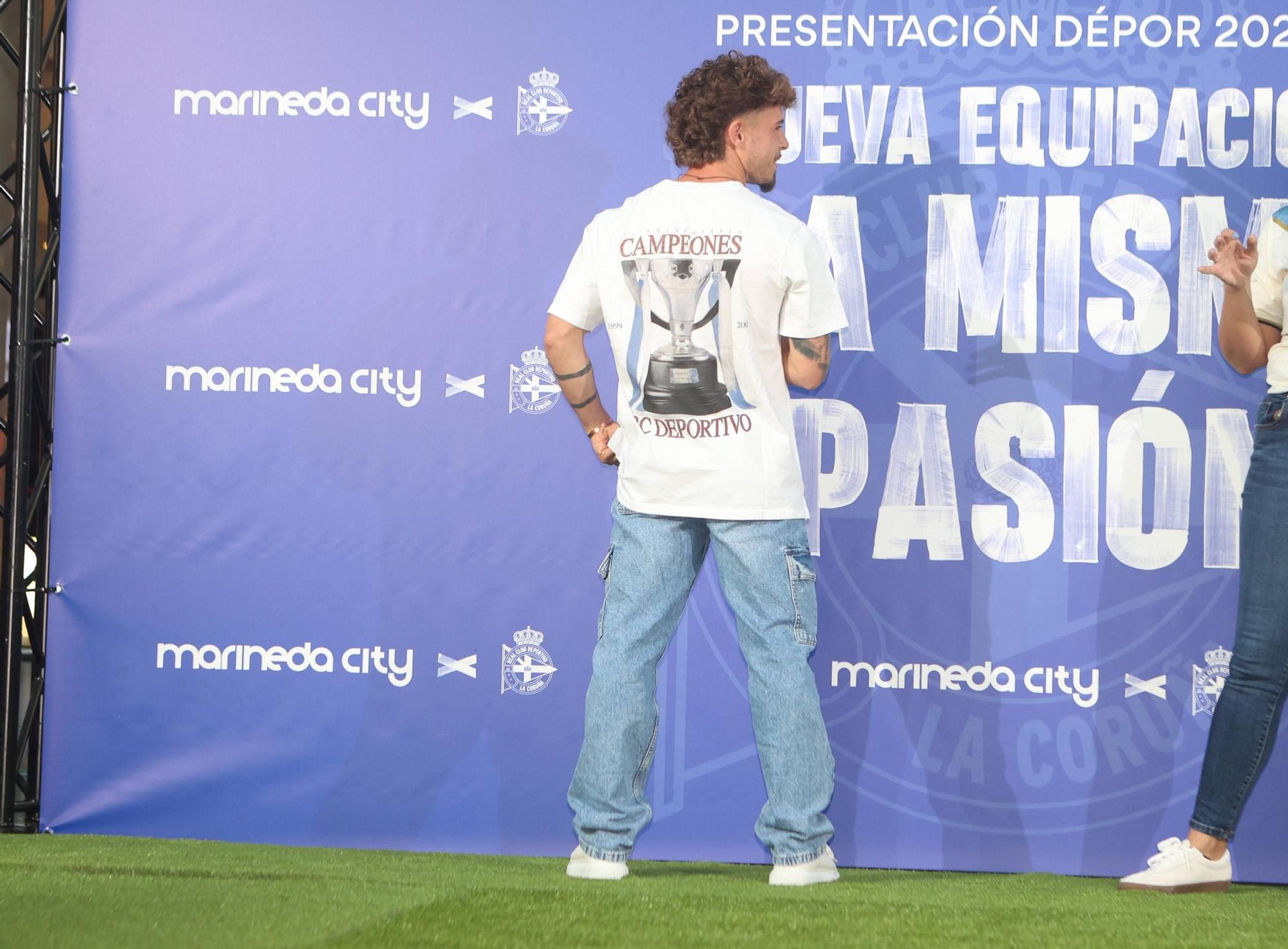 El Deportivo presenta en Marineda City sus equipaciones para la temporada 2025-2026