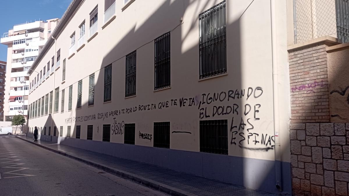 Pintada el pasado febrero, en un lateral del Colegio de La Purísima.