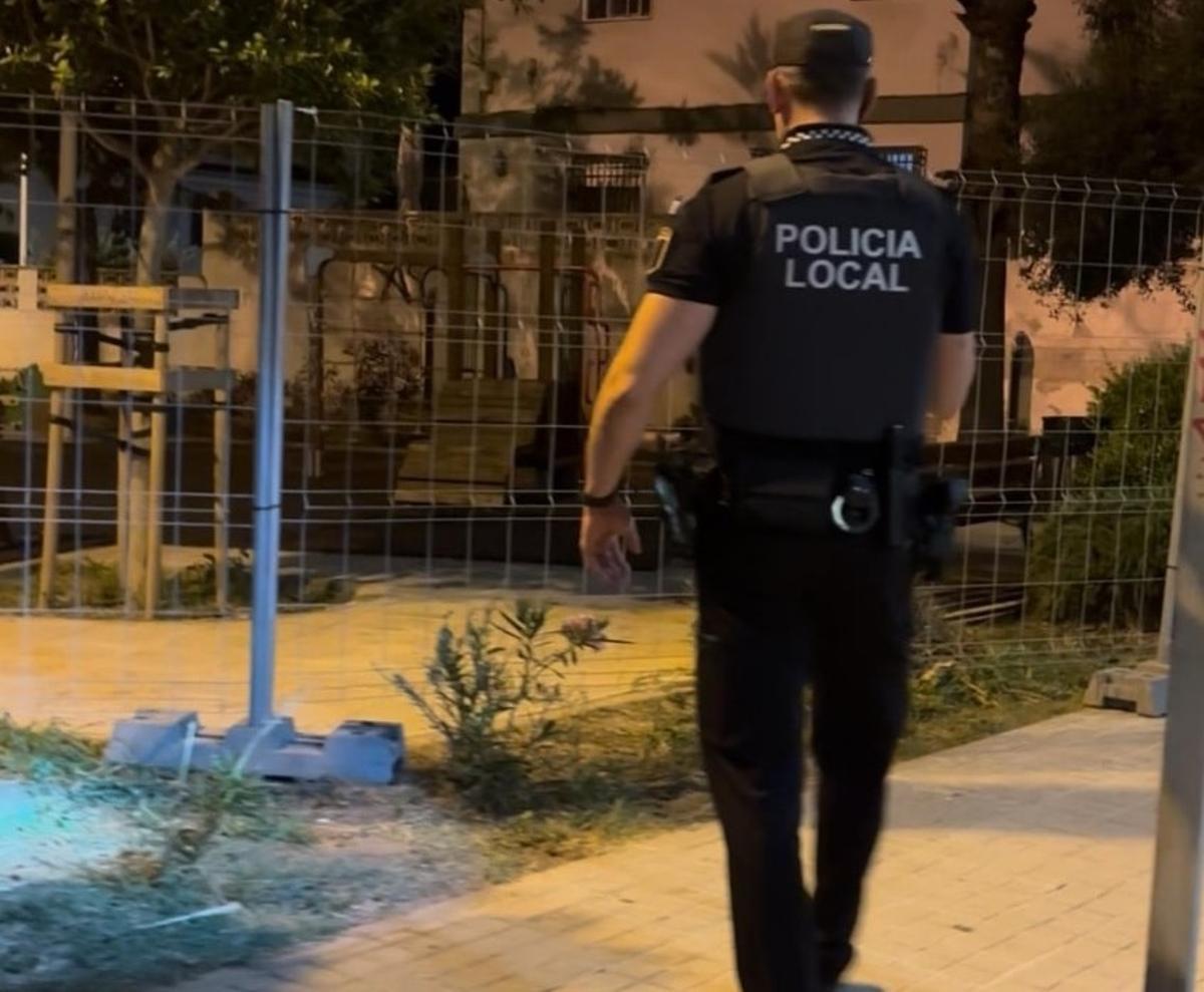 Un agente de la Policía Local de Sueca, en una imagen de archivo.