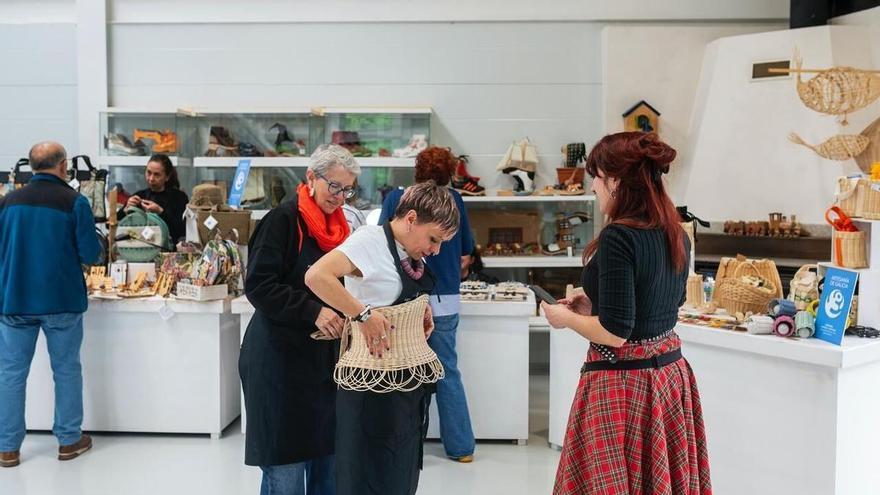La Xunta y el taller Eferro vuelven a impulsar la comercialización de artesanía de Galicia desde Merza