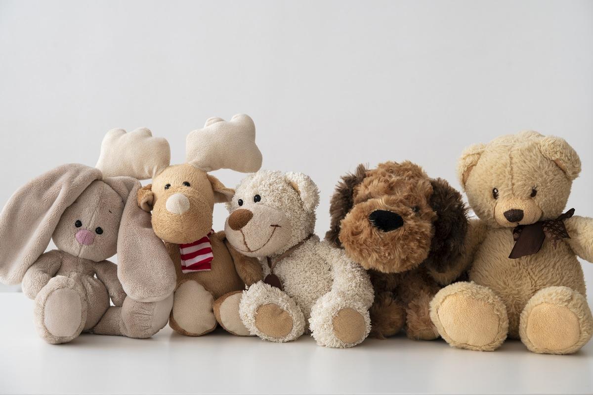 En caso de alergia a ácaros, lo mejor es escoger peluches realizados con materiales lisos.