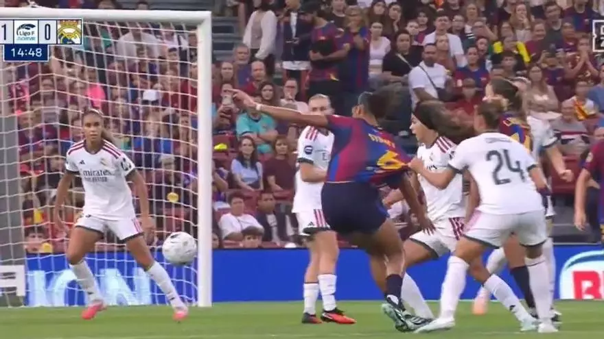 Vuelve la polémica en el Clásico: así ha sido el penalti no pitado a favor del Barça