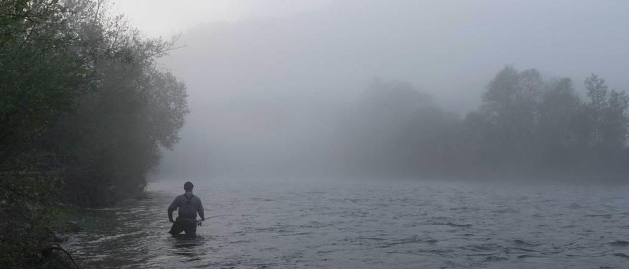 Amanece en el río Narcea