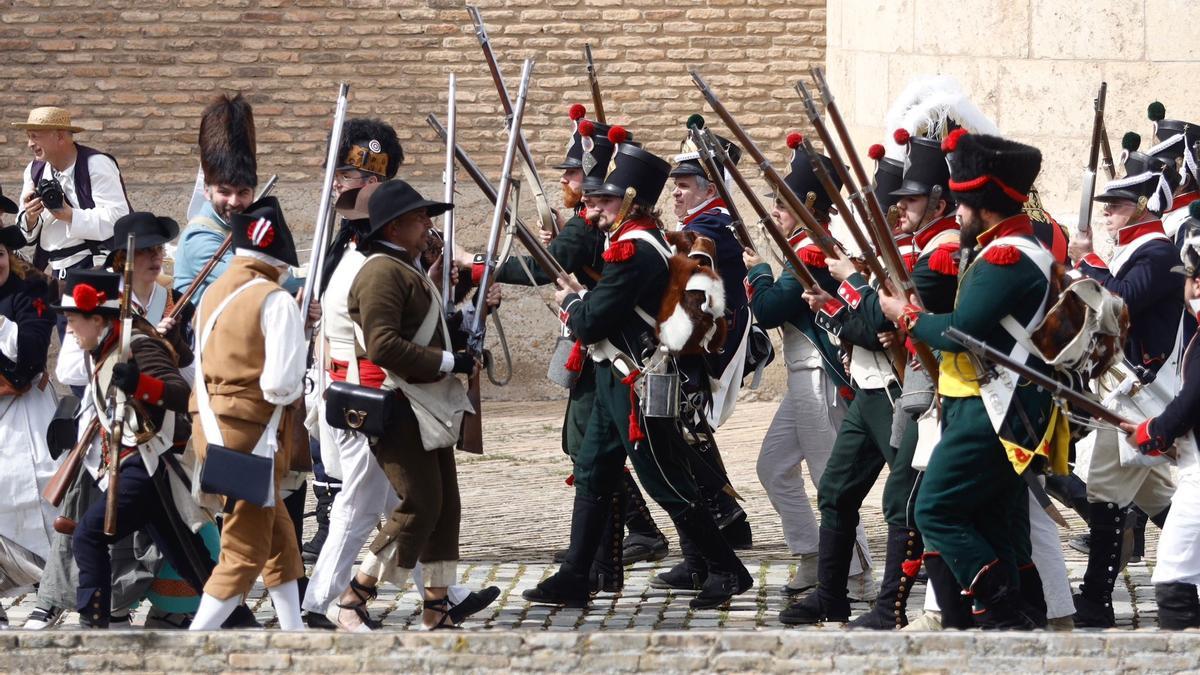 EN IMÁGENES | Así ha sido la recreación de la batalla del Segundo Sitio de Zaragoza