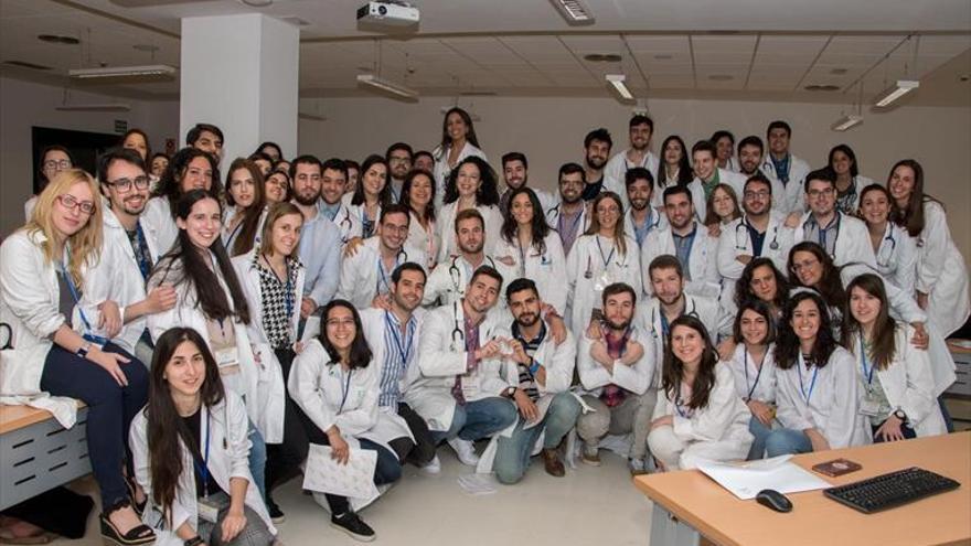 Evaluados alumnos de sexto de Medicina en 20 especialidades