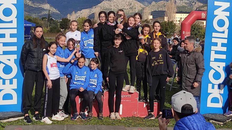 Es Raiguer, Porreres y Diana en el podio sub-14 femenino